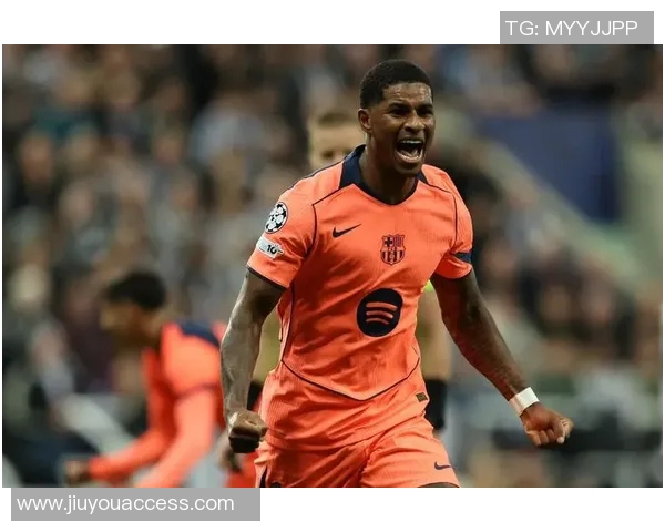 巴萨友谊赛惊险逆转曼城4-3争议判罚引发全场热议