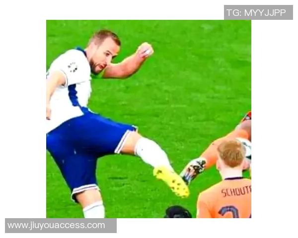 欧联杯精彩对决里昂主场3-0战胜AC米兰引发争议判罚引爆全场气氛