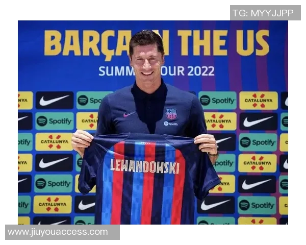 友谊赛曼联与巴萨战平补时进球引发转会传闻热潮