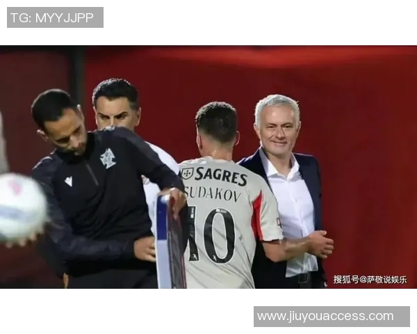 欧联杯惊天冷门本菲卡狂胜利物浦引发争议判罚全场沸腾