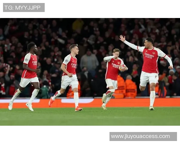 英超精彩对决AC米兰惊险逆转阿森纳四比三十大进球引爆全场热情