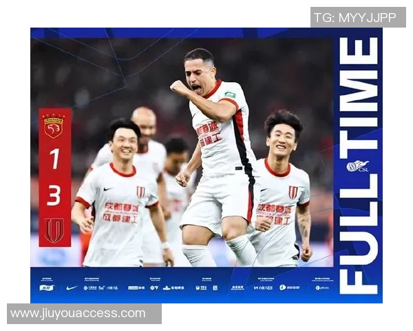 中超焦点战：AC米兰大胜曼联引发争议判罚全场沸腾