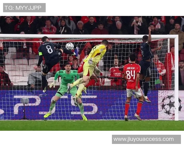 意甲精彩对决皇马大胜本菲卡点球大战瞬间点燃全场激情