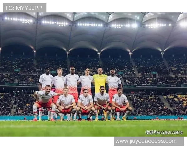 英超激战:里昂与曼联战成平局乌龙球成比赛转折点分析 英超激战:里昂与曼联战成平局乌龙球成比赛转折点分析