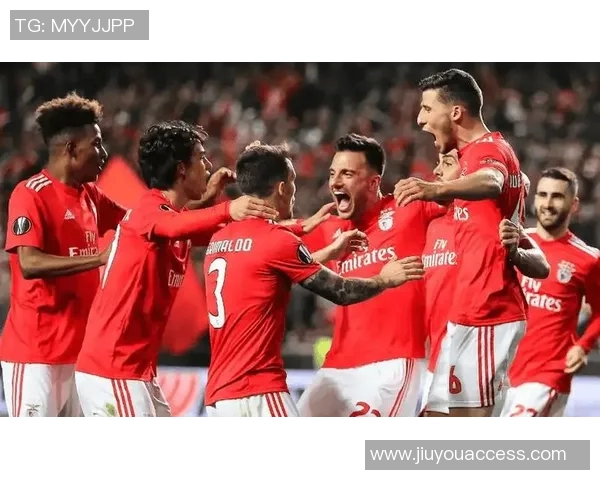 足总杯精彩对决本菲卡以3-0战胜波尔图全场沸腾瞬间回顾 足总杯精彩对决本菲卡以3-0战胜波尔图全场沸腾瞬间回顾