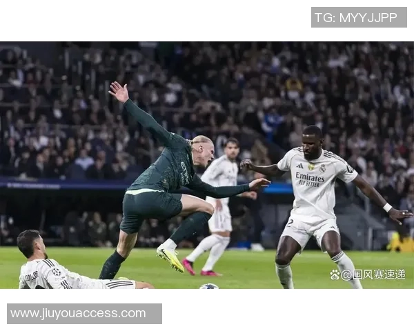 足总杯激战利物浦与皇马战平乌龙球引发全场热议与转会传闻 足总杯激战利物浦与皇马战平乌龙球引发全场热议与转会传闻