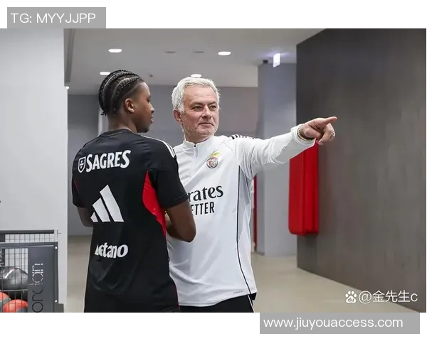 中超激战本菲卡与波尔图战成平局红牌事件引发全场热议