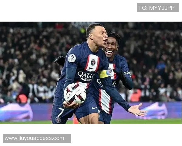 友谊赛惊现红牌风波多特蒙德与巴黎圣日耳曼激战成平局