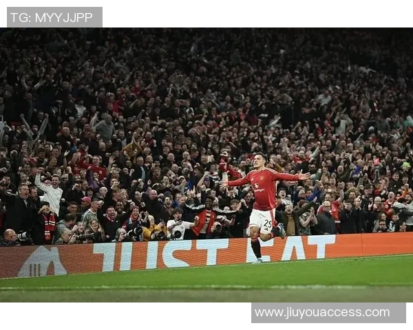 德甲激战：里昂与热刺战成平局全场沸腾瞬间回顾